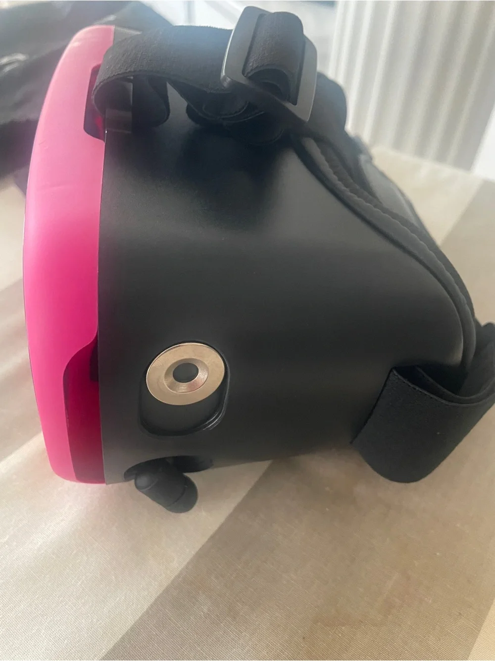 Tzumi Pink Smartphone VR Headset - Comfortable Mobile Virtual Reality